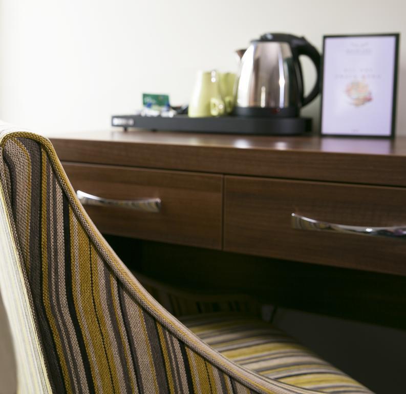 Manor Parc Hotel カーディフ エクステリア 写真